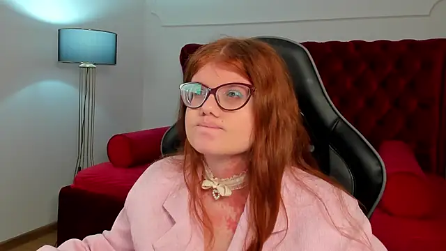 ChloeHalses online show from 08.07.26