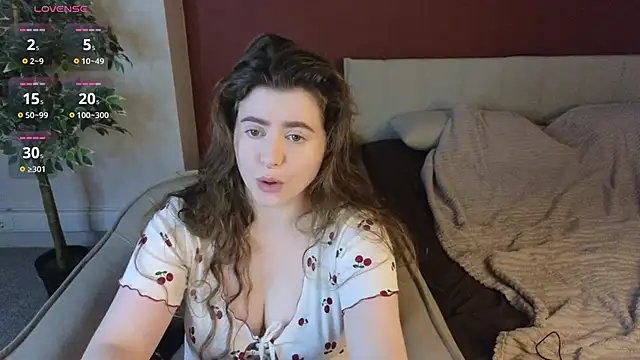 Snapshot of LovingWhisperr chatting on 06.22.26 LovingWhisperr online show from 06.22.26