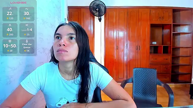 Emily and Soffy online show from 04.22.26