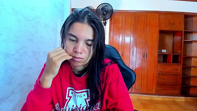 Emily and Soffy online show from 04.23.26