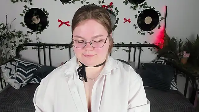 MaryFloree online show from 03.11.26