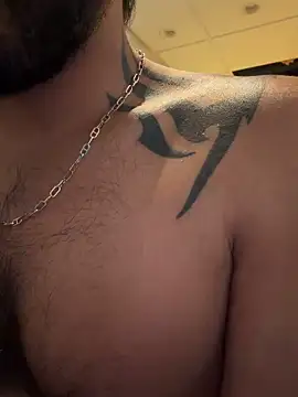 Snapshot of DaggerTie chatting on 03.25.26 DaggerTie online show from 03.25.26