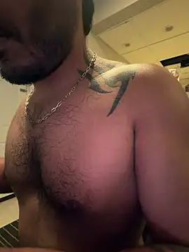 Snapshot of DaggerTie chatting on 04.02.26 DaggerTie online show from 04.02.26