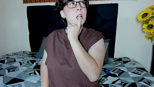  Daarcy  online show from 03.04.26