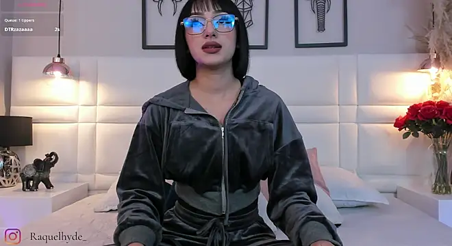 RaquelHyde  online show from 06.21.26