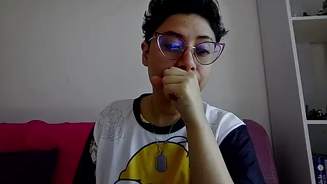 Snapshot of Juliexxxxtasy chatting on 02.11.26 Juliexxxxtasy online show from 02.11.26