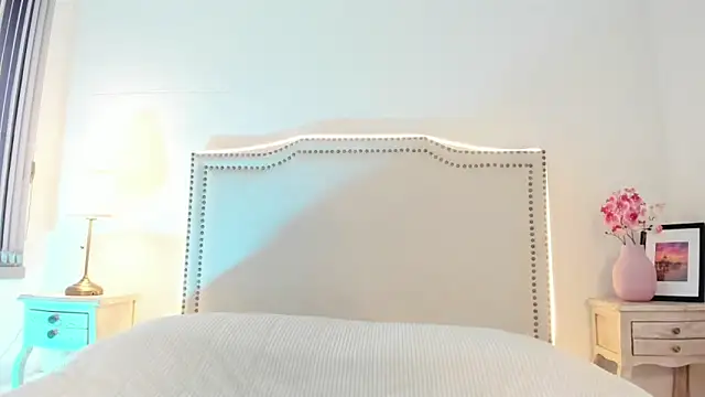 Charlote Harper online show from 03.10.26