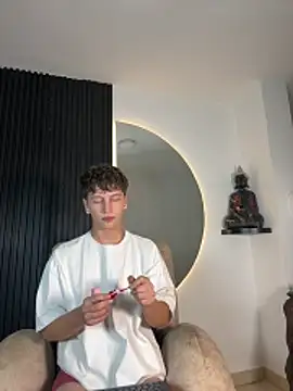 ARON LUXX online show from 02.07.26