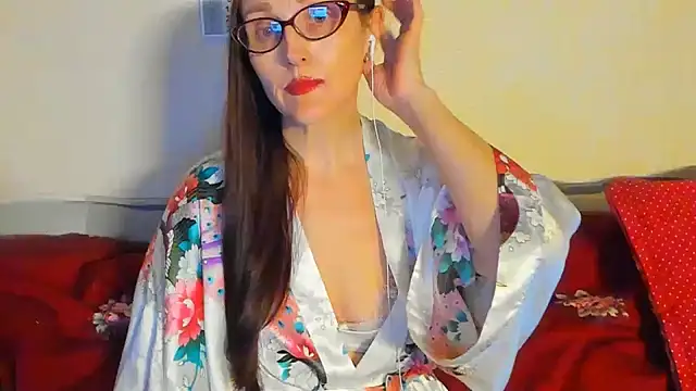 Snapshot of beddable_woman chatting on 05.12.26 beddable woman online show from 05.12.26