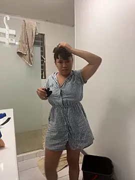 Snapshot of daphne_grande chatting on 05.25.26 daphne grande online show from 05.25.26