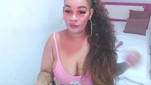 Snapshot of HELETRAS chatting on 02.17.26 HELETRAS online show from 02.17.26