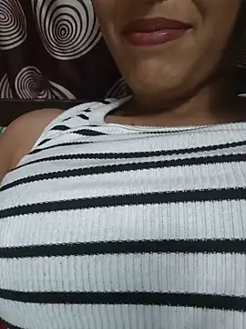 Snapshot of komalsharma99 chatting on 05.30.26 komalsharma99 online show from 05.30.26