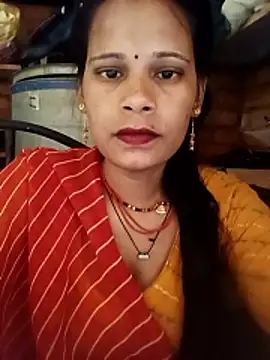 Snapshot of Hot_ree64 chatting on 05.14.26 Hot ree64 online show from 05.14.26
