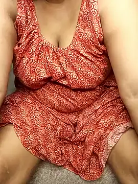 R Queen online show from 04.21.26