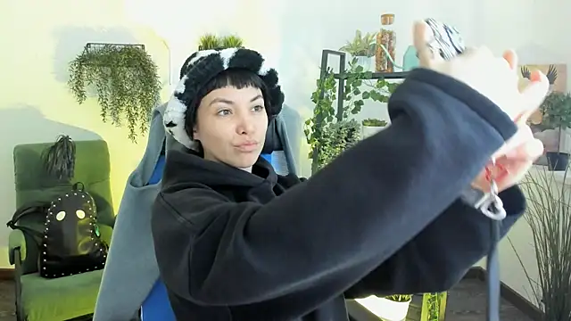 Snapshot of NeoGeisha chatting on 05.11.26 NeoGeisha online show from 05.11.26