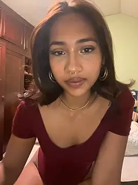 Snapshot of lyla_luv chatting on 03.07.26 lyla luv online show from 03.07.26