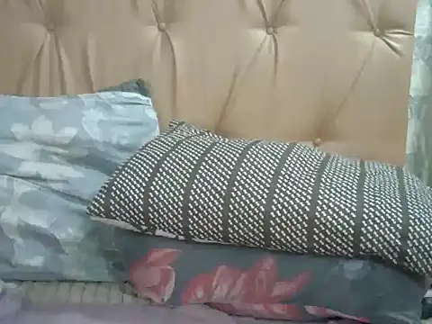 Snapshot of Ladyxx21 chatting on 02.26.26 Ladyxx21 online show from 02.26.26