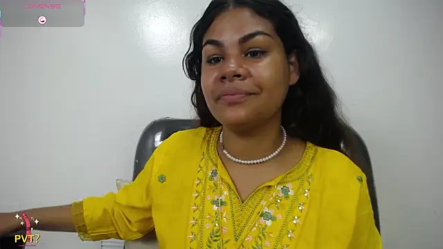 yaazhinii online show from 04.28.26