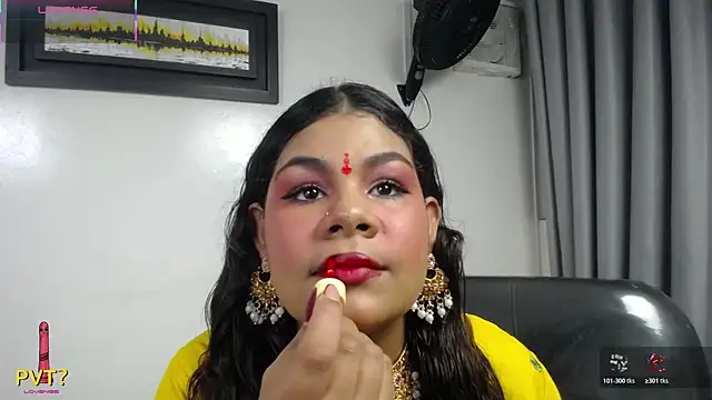 Snapshot of yaazhinii chatting on 07.23.26 yaazhinii online show from 07.23.26