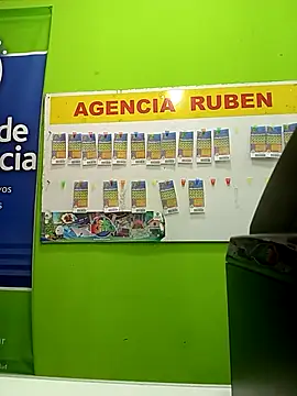 Snapshot of Beesametoda chatting on 02.23.26 Beesametoda online show from 02.23.26