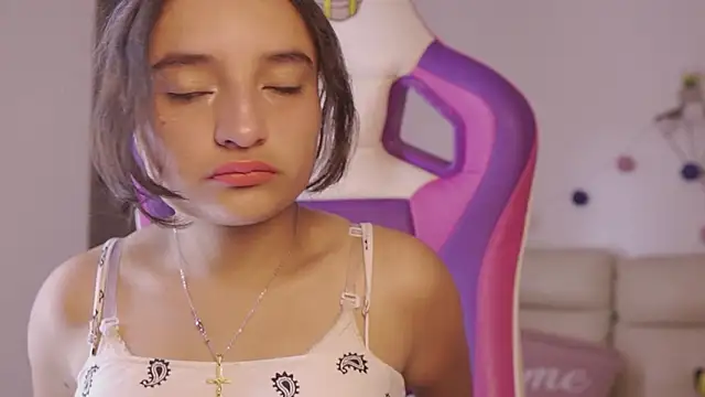  emily jonexs online show from 02.12.26