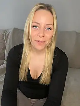 Snapshot of emily-becker22 chatting on 02.24.26 emily-becker22 online show from 02.24.26