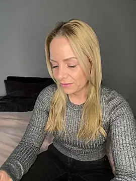 Snapshot of emily-becker22 chatting on 04.07.26 emily-becker22 online show from 04.07.26