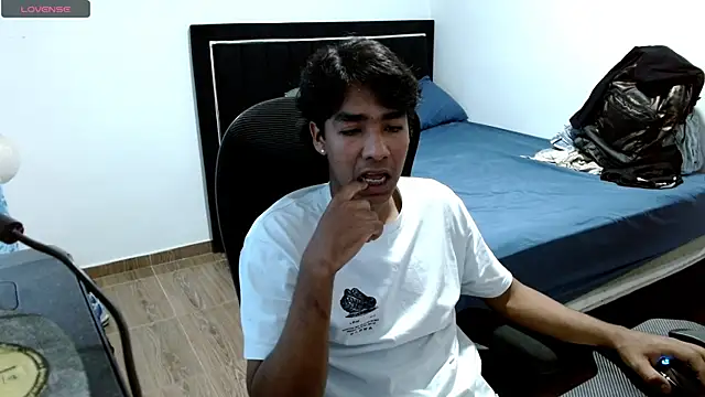 Pedestal diamant online show from 02.18.26