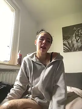 zoeelovee online show from 03.13.26