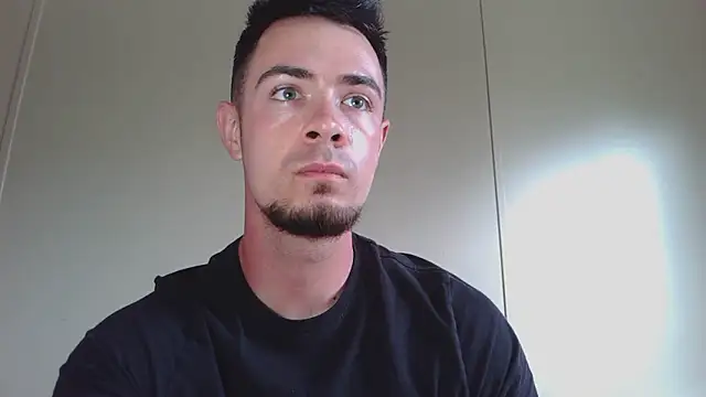 Snapshot of midnightsinz chatting on 03.11.26 midnightsinz online show from 03.11.26