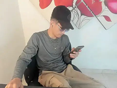 Jesshot bigcock20cm online show from 07.07.26
