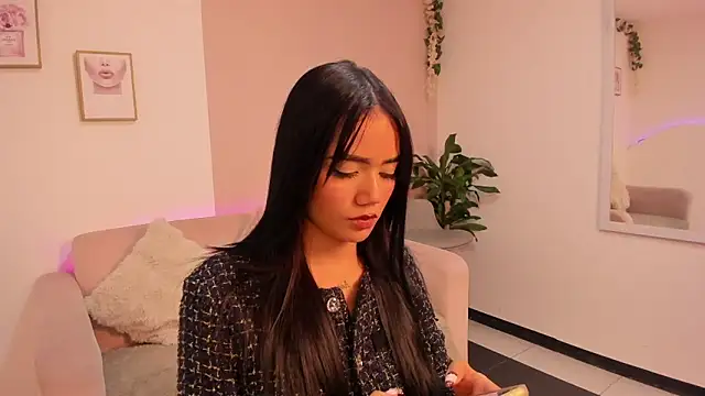 Mila jenner online show from 02.25.26