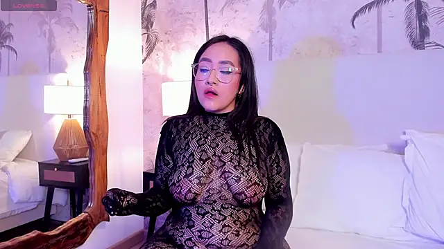 IvyStonne online show from 04.23.26