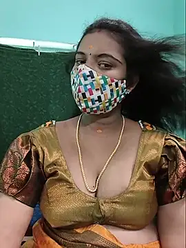 Snapshot of Tamilkannadacouple chatting on 06.15.26 Tamilkannadacouple online show from 06.15.26