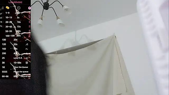 Snapshot of vivi523 chatting on 03.27.26 vivi523 online show from 03.27.26