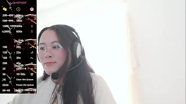 Snapshot of vivi523 chatting on 03.28.26 vivi523 online show from 03.28.26