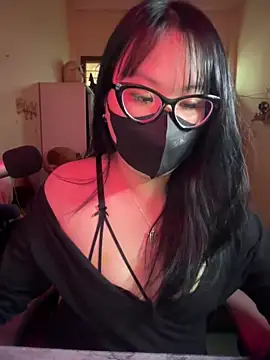 Snapshot of HaleyKin chatting on 03.14.26 HaleyKin online show from 03.14.26