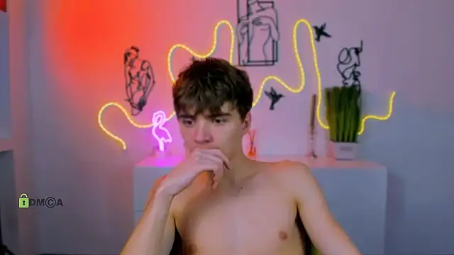 Snapshot of emil_lucky chatting on 03.08.26 emil lucky online show from 03.08.26