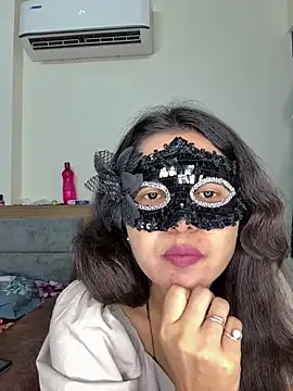 raavigirl online show from 04.25.26