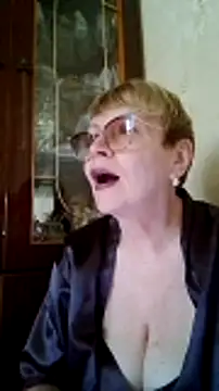 SophieBurns online show from 06.25.26