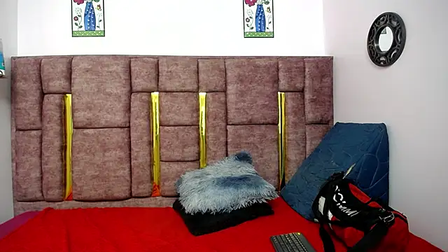 FRANCESCA LOVE  online show from 05.02.26