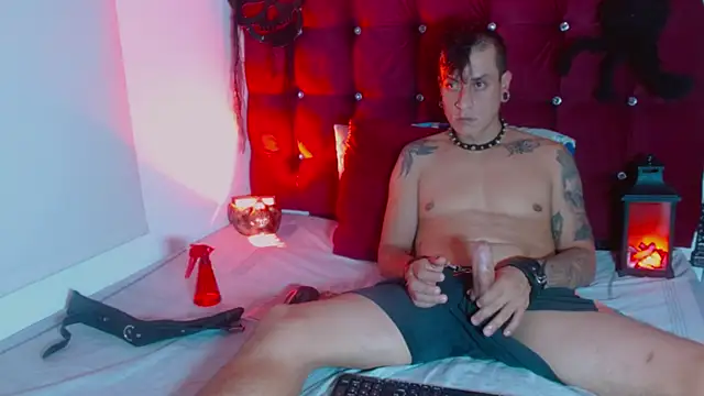 SkinnyDevil12 online show from 03.11.26