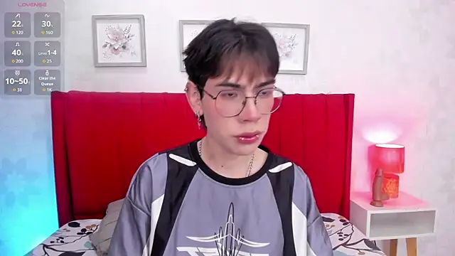 Demian Hush online show from 03.12.26