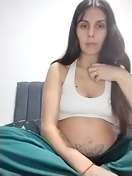 Snapshot of MAGNETICGIRLL91 chatting on 04.08.26 MAGNETICGIRLL91 online show from 04.08.26