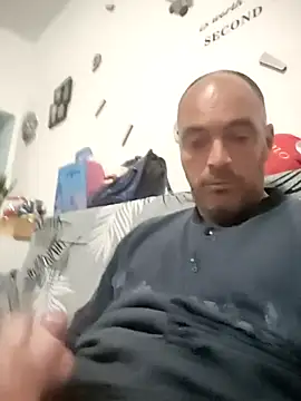 Snapshot of circott chatting on 03.05.26 circott online show from 03.05.26