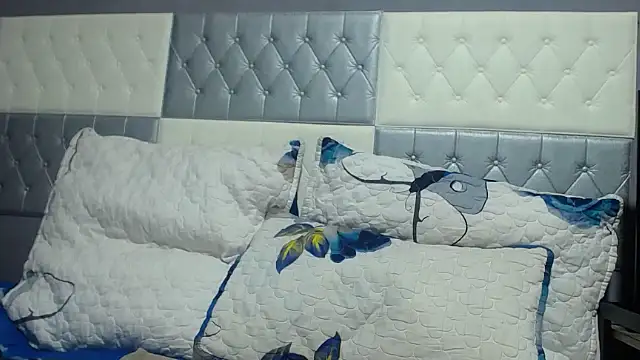 SEXYBUSTYEBONYXX online show from 07.25.26