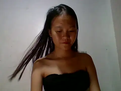 Yourlilpinayy online show from 04.27.26