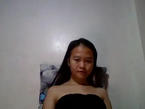 Yourlilpinayy online show from 04.28.26