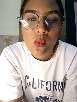 Zoe Renata online show from 08.02.26