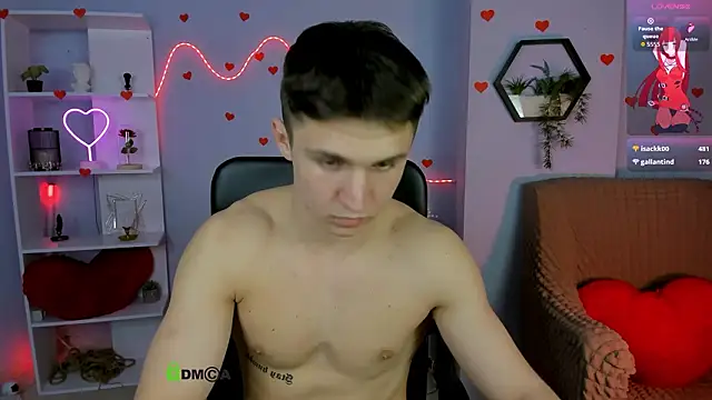 Snapshot of emmanuel_shine chatting on 03.11.26 emmanuel shine online show from 03.11.26